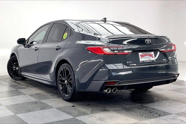 Used 2025 Toyota Camry SE w/ Convenience Package image 10