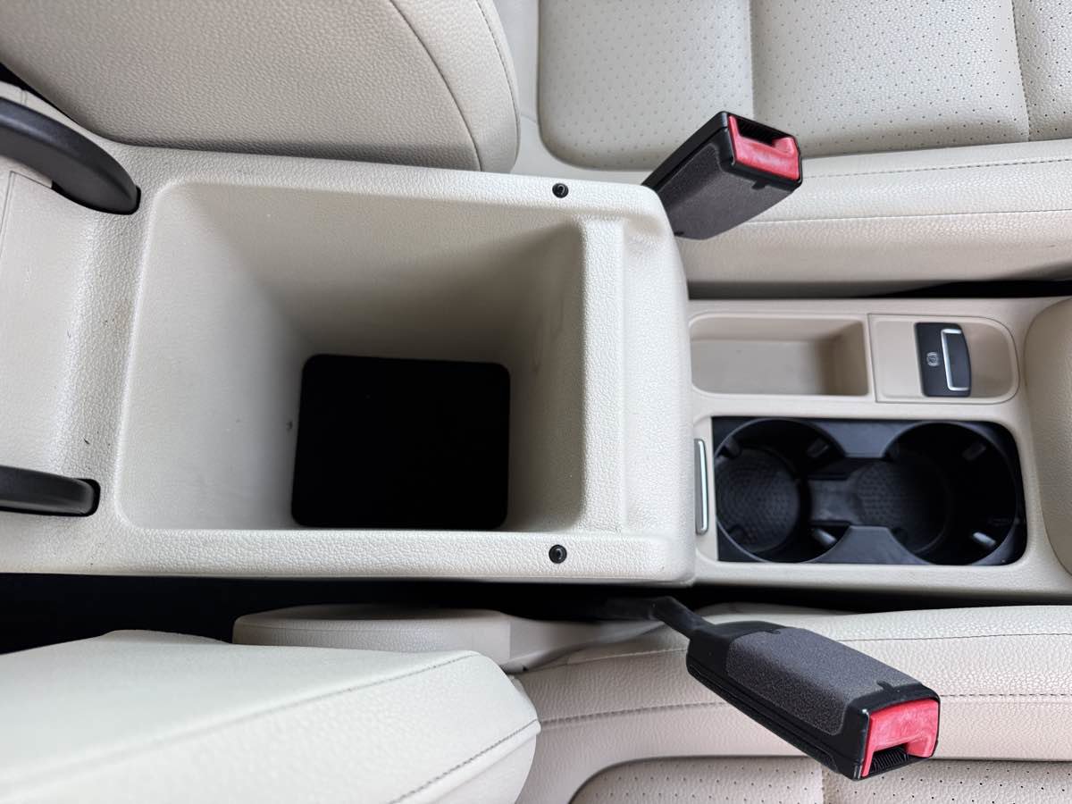 Used 2017 Volkswagen Tiguan S image 18