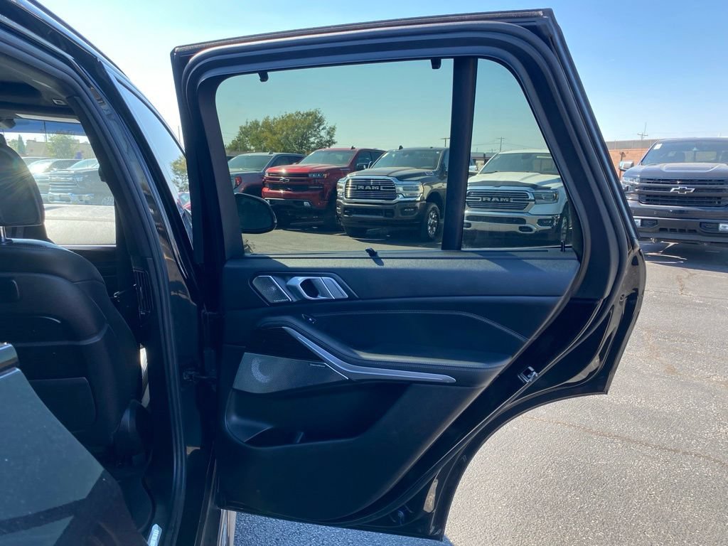 Used 2019 BMW X5 xDrive50i w/ M Sport Package AWD/4WD image 9