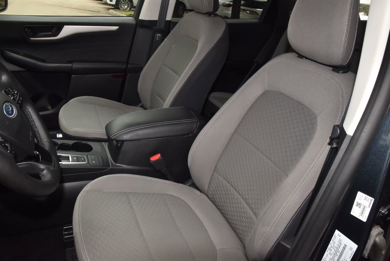 Used 2022 Ford Escape SE w/ SE Sport Appearance Package FWD image 32
