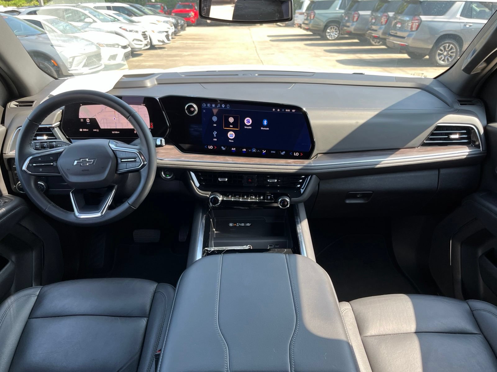 Certified 2025 Chevrolet Suburban Z71 AWD/4WD image 9