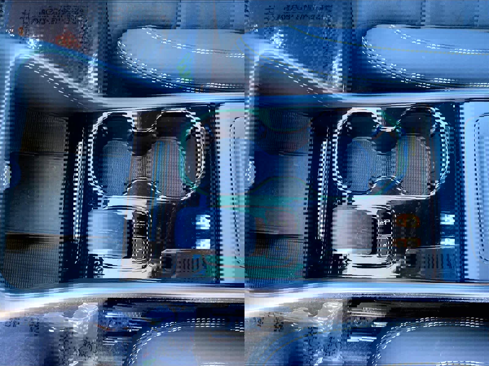 Used 2023 Volvo XC40 Recharge Ultimate w/ Protection Package Premier image 20