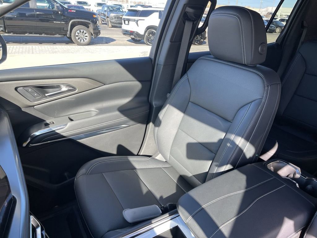 New 2026 Chevrolet Traverse LT w/ Driver Confidence Package AWD/4WD image 25