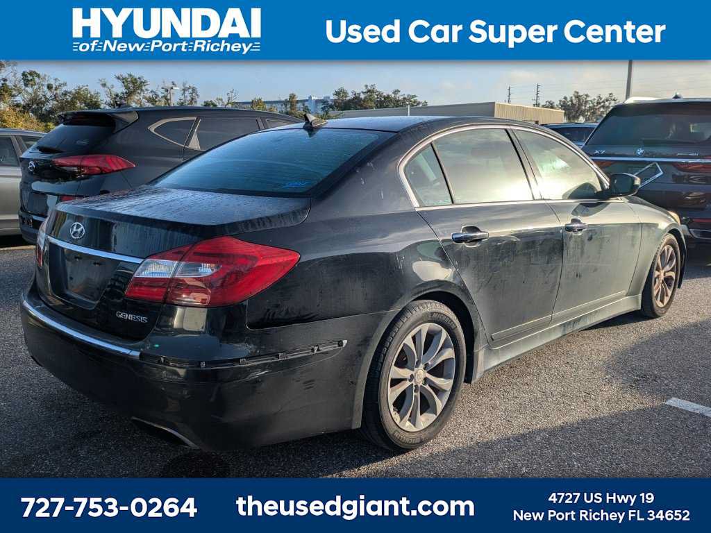 Used 2012 Hyundai Genesis 3.8 RWD image 2