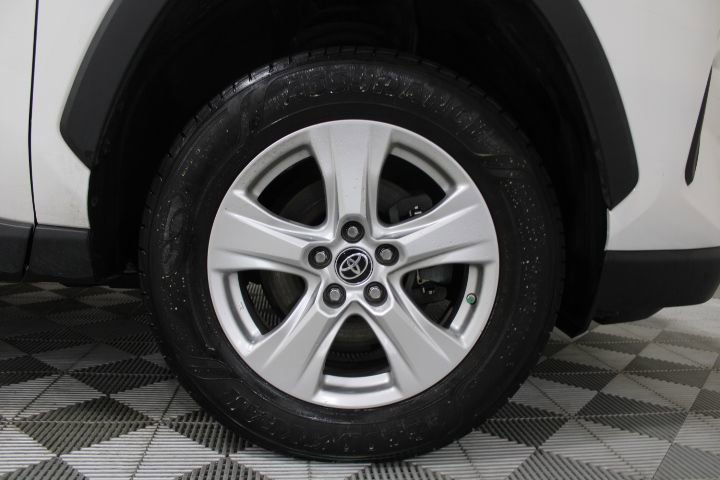 Used 2021 Toyota RAV4 LE image 44
