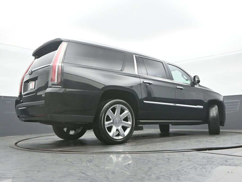 Used 2020 Cadillac Escalade ESV Premium Luxury image 32
