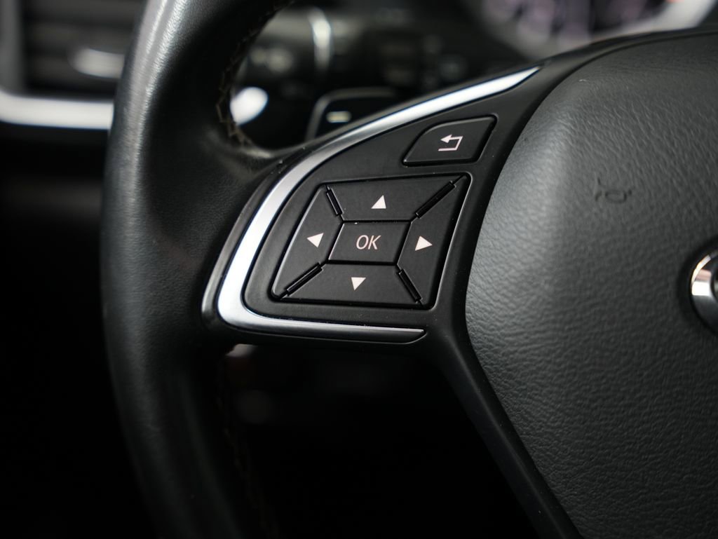 Used 2019 INFINITI QX30 w/ Navigation Package image 12