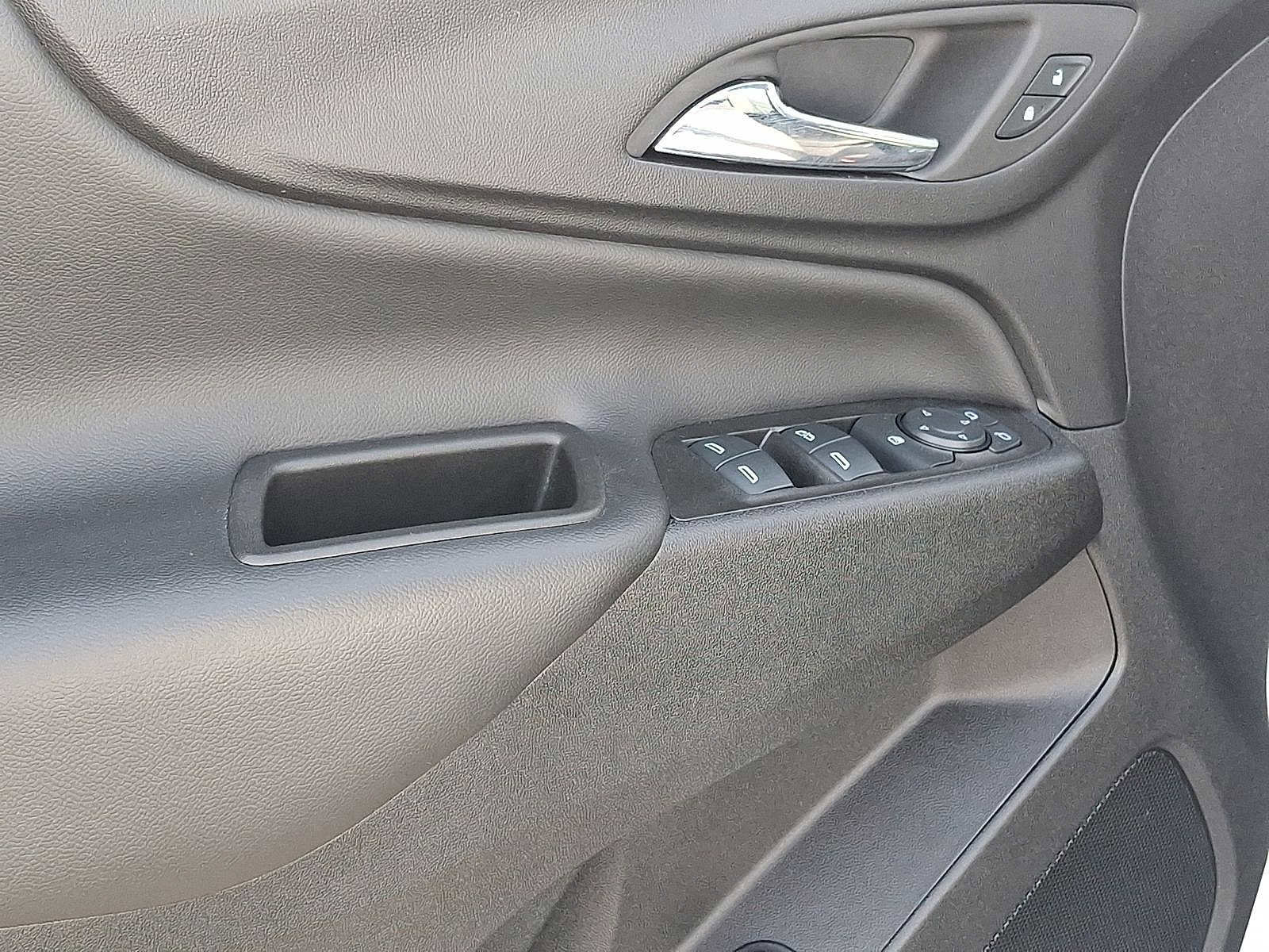 Used 2024 Chevrolet Equinox LT image 10