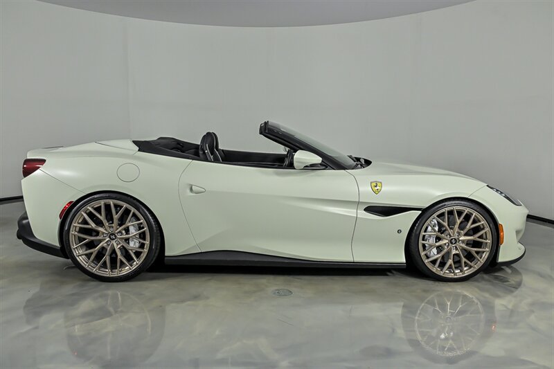 Used 2019 Ferrari Portofino RWD image 11