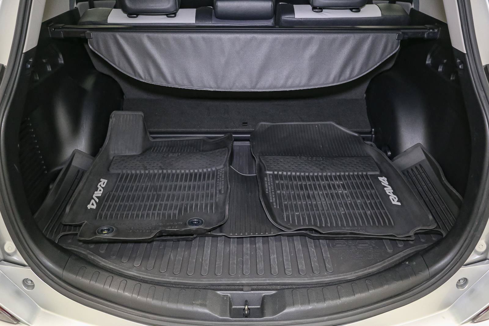 Used 2018 Toyota RAV4 Limited AWD/4WD image 13
