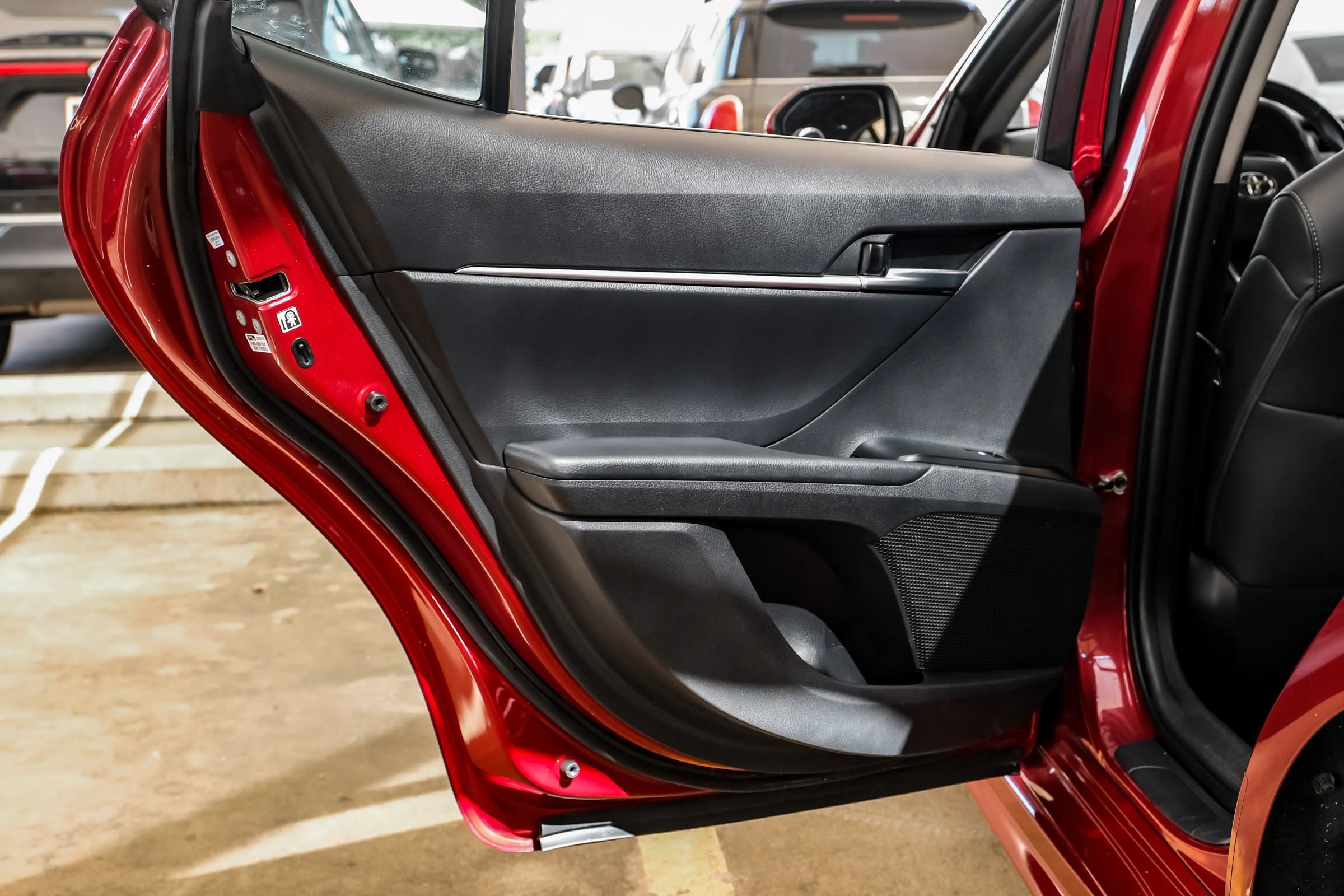 Used 2018 Toyota Camry SE FWD image 46
