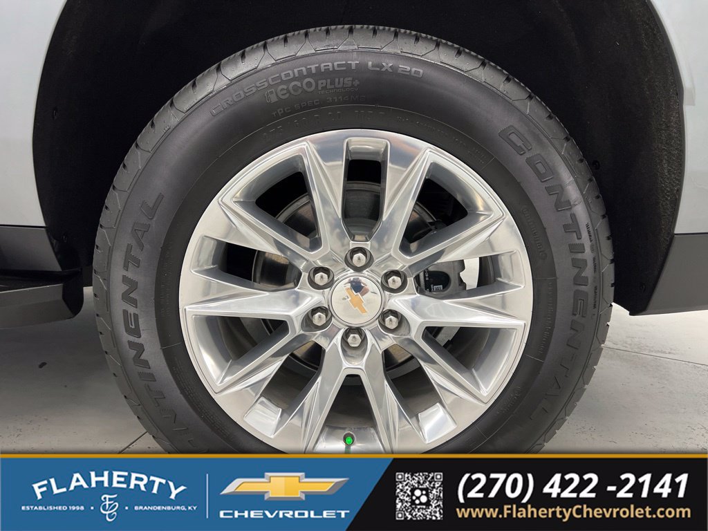 Used 2026 Chevrolet Suburban Premier AWD/4WD image 19