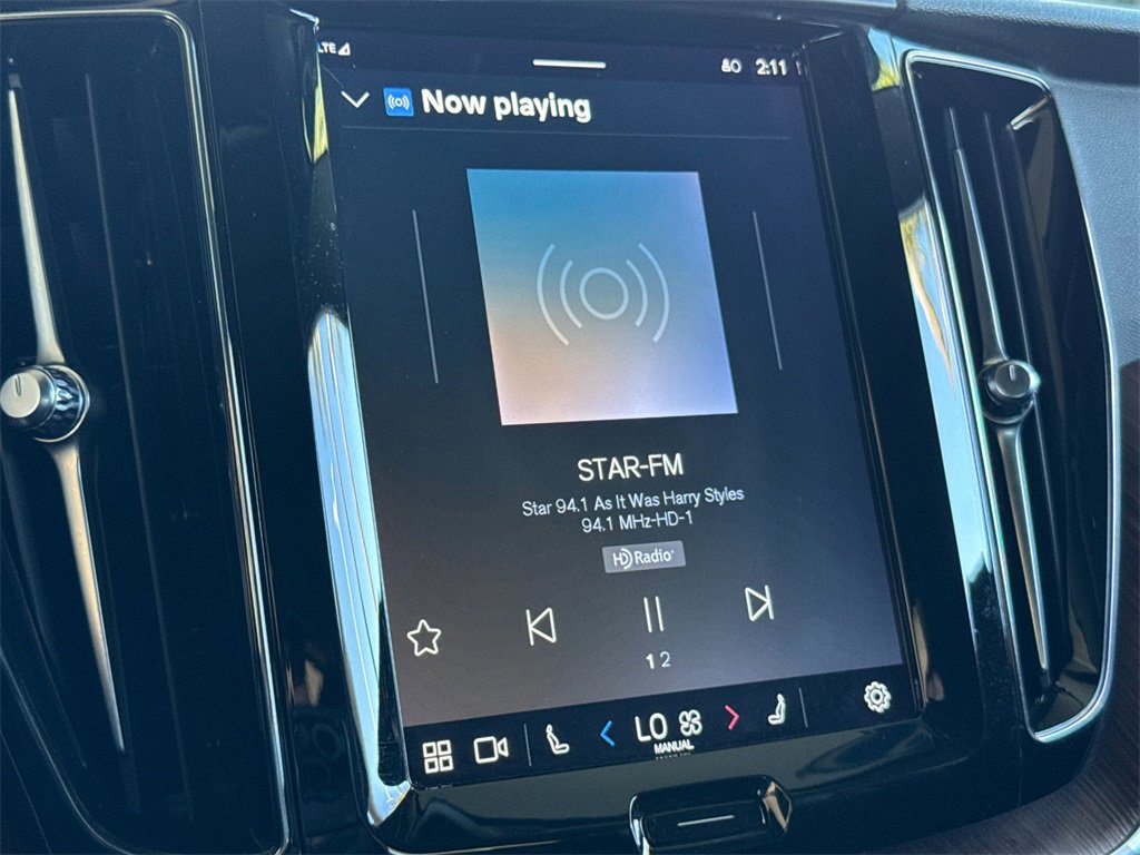 Certified 2023 Volvo XC60 B5 Plus image 17