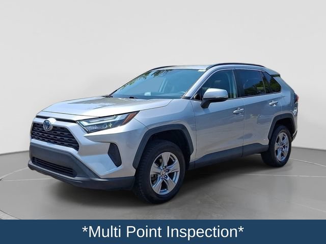 Used 2022 Toyota RAV4 XLE w/ Convenience Package AWD/4WD image 4