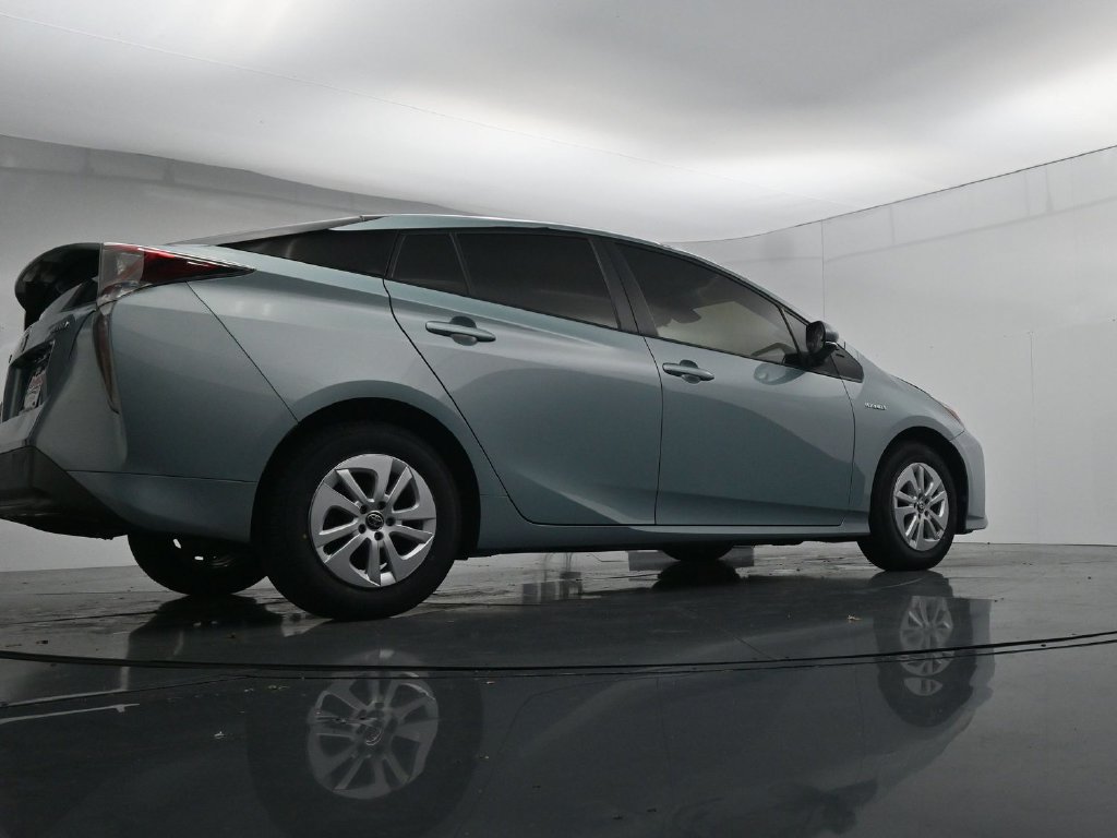 Used 2017 Toyota Prius Two FWD image 39