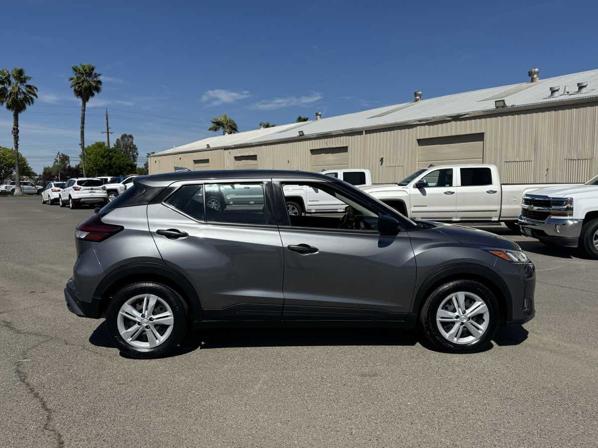 Used 2021 Nissan Kicks S FWD image 10