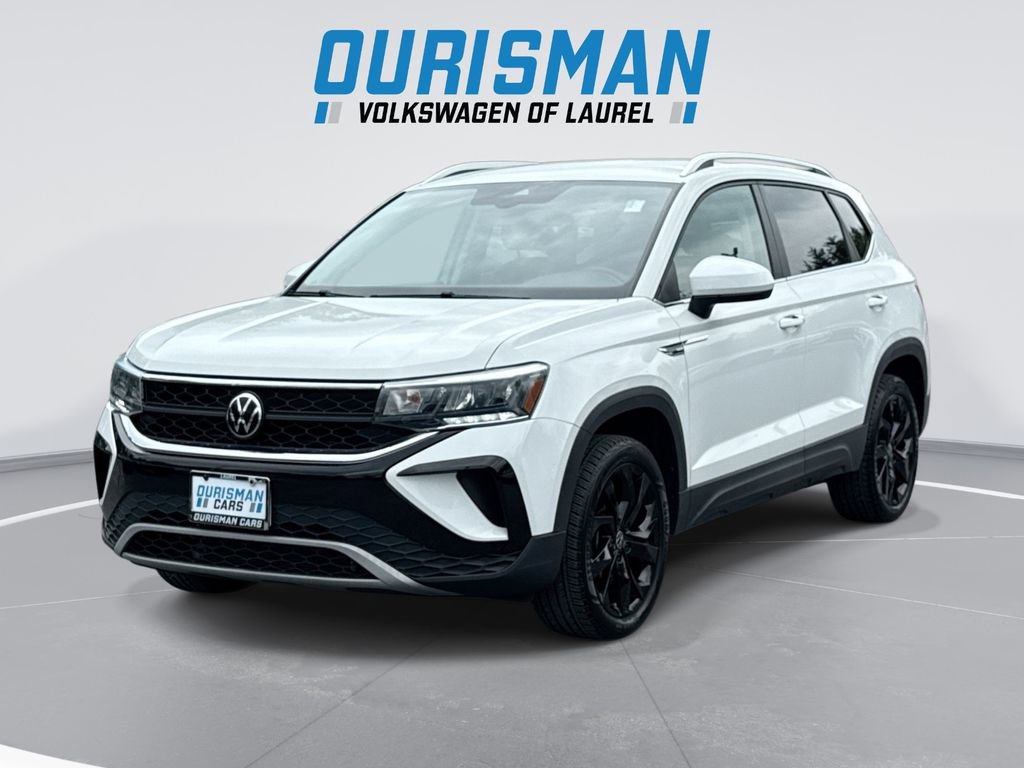 Used 2023 Volkswagen Taos SE w/ Black Wheel Package FWD image 1