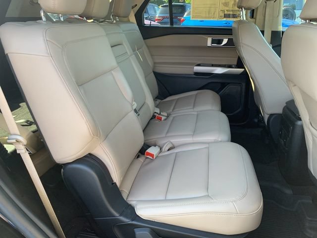 Used 2023 Ford Explorer XLT w/ Equipment Group 202A AWD/4WD image 13