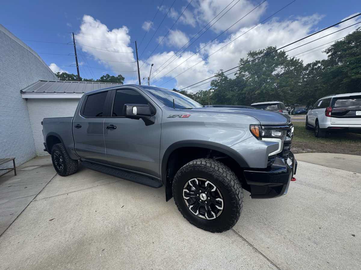 Used 2023 Chevrolet Silverado 1500 ZR2 AWD/4WD image 4