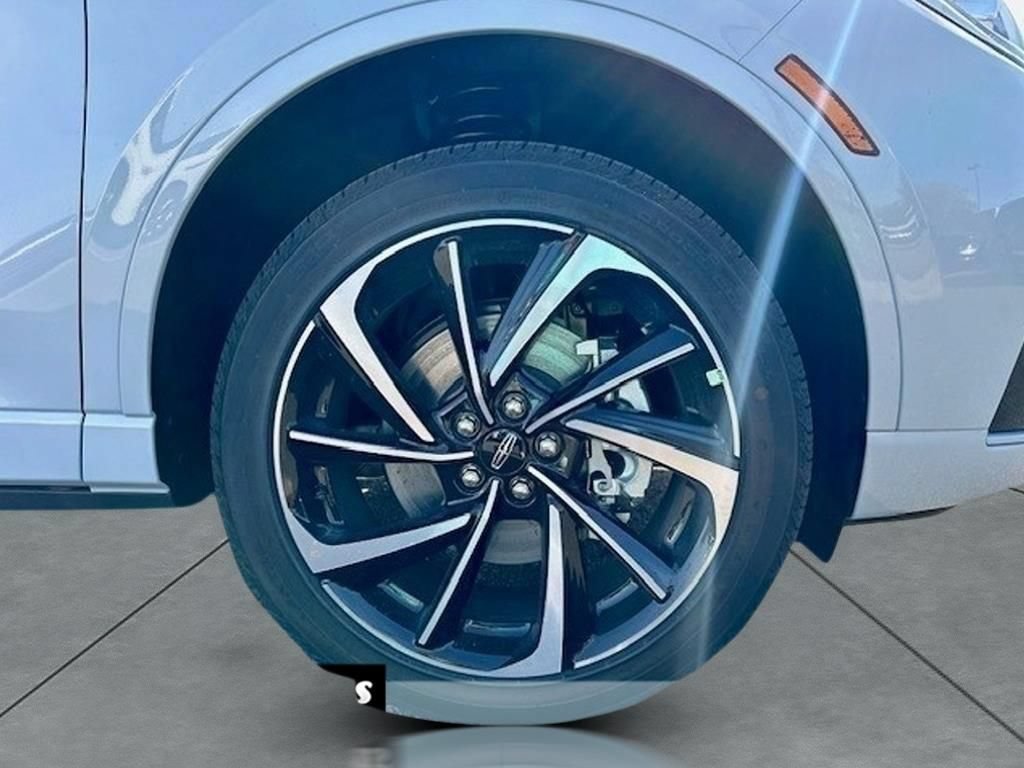 New 2025 Lincoln Corsair Grand Touring w/ Equipment Group 302A AWD/4WD image 4