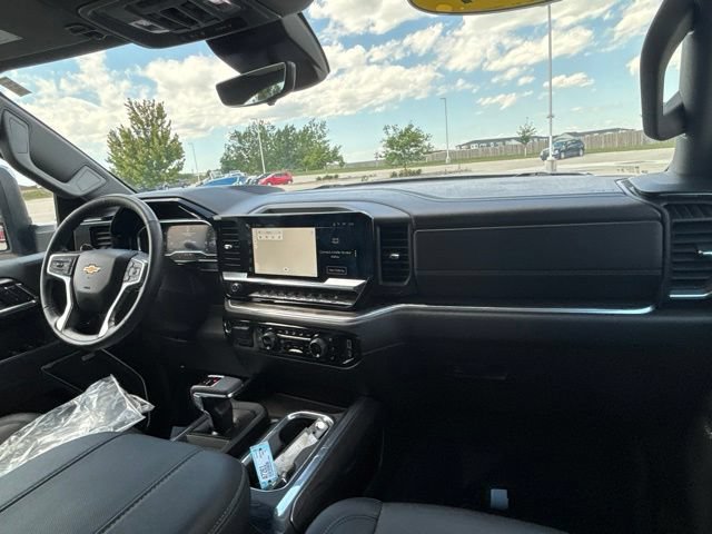 Used 2024 Chevrolet Silverado 1500 LTZ w/ LTZ Premium Package AWD/4WD image 34