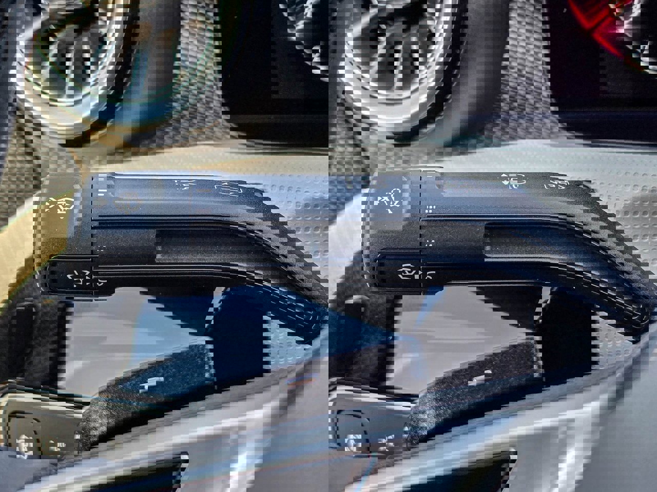 New 2025 Mercedes-Benz C 300 4MATIC Sedan image 25