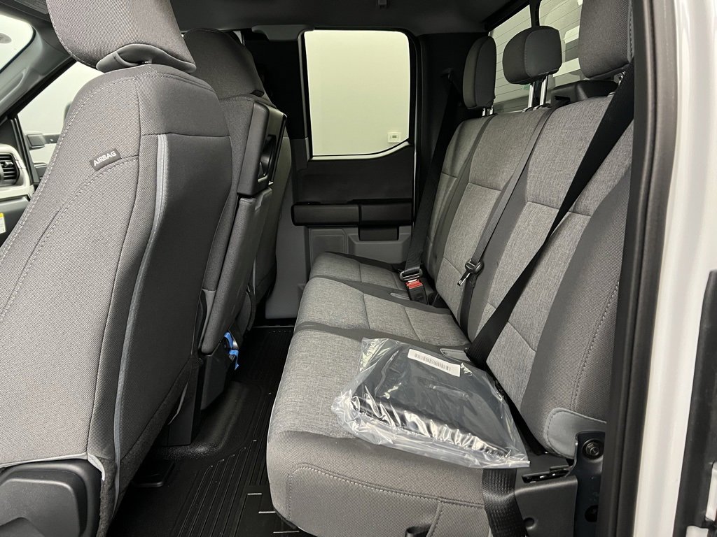 New 2025 Ford F550 4x4 Supercab Super Duty image 29