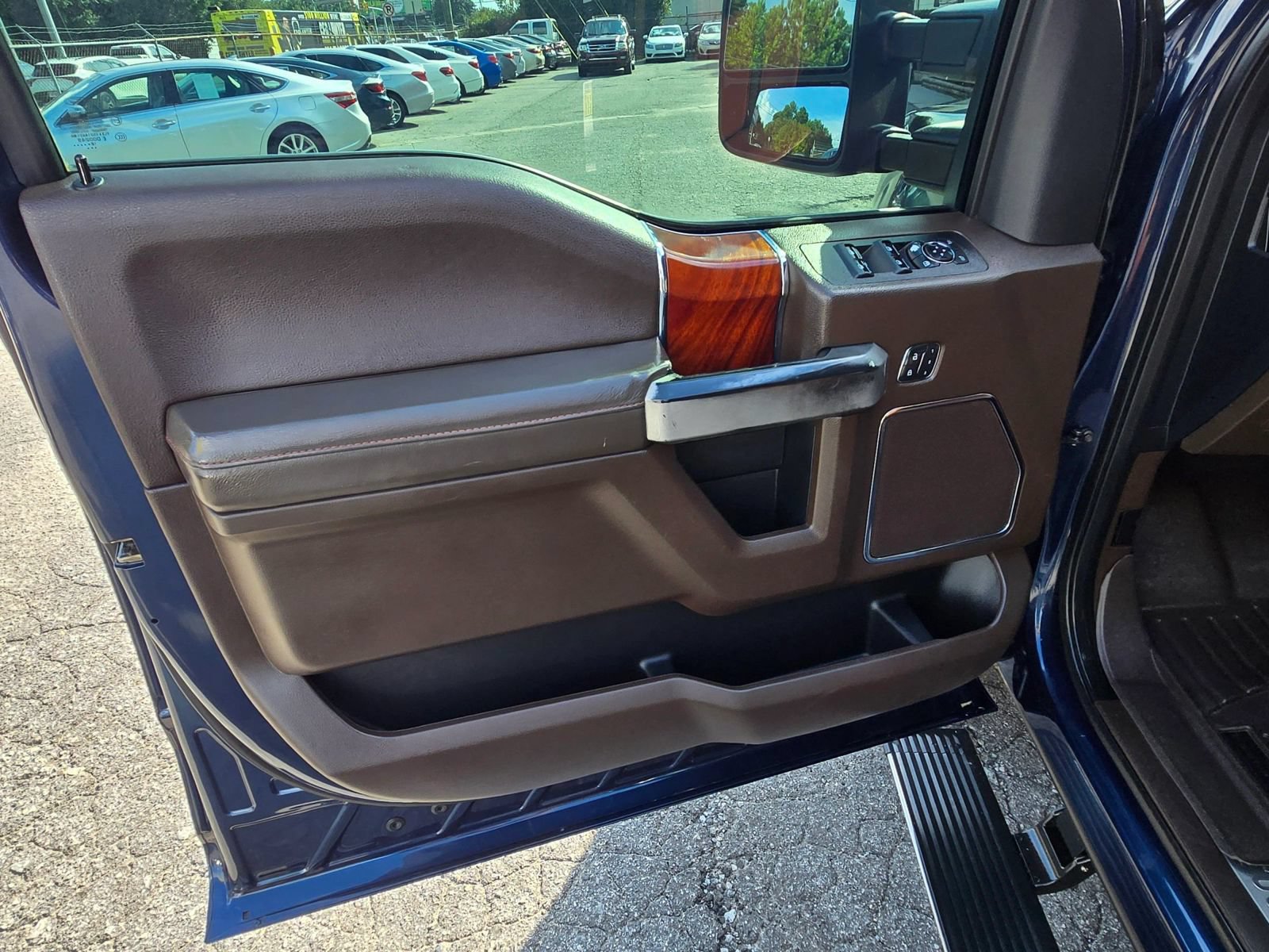 Used 2018 Ford F150 King Ranch w/ Equipment Group 601A Luxury AWD/4WD image 10