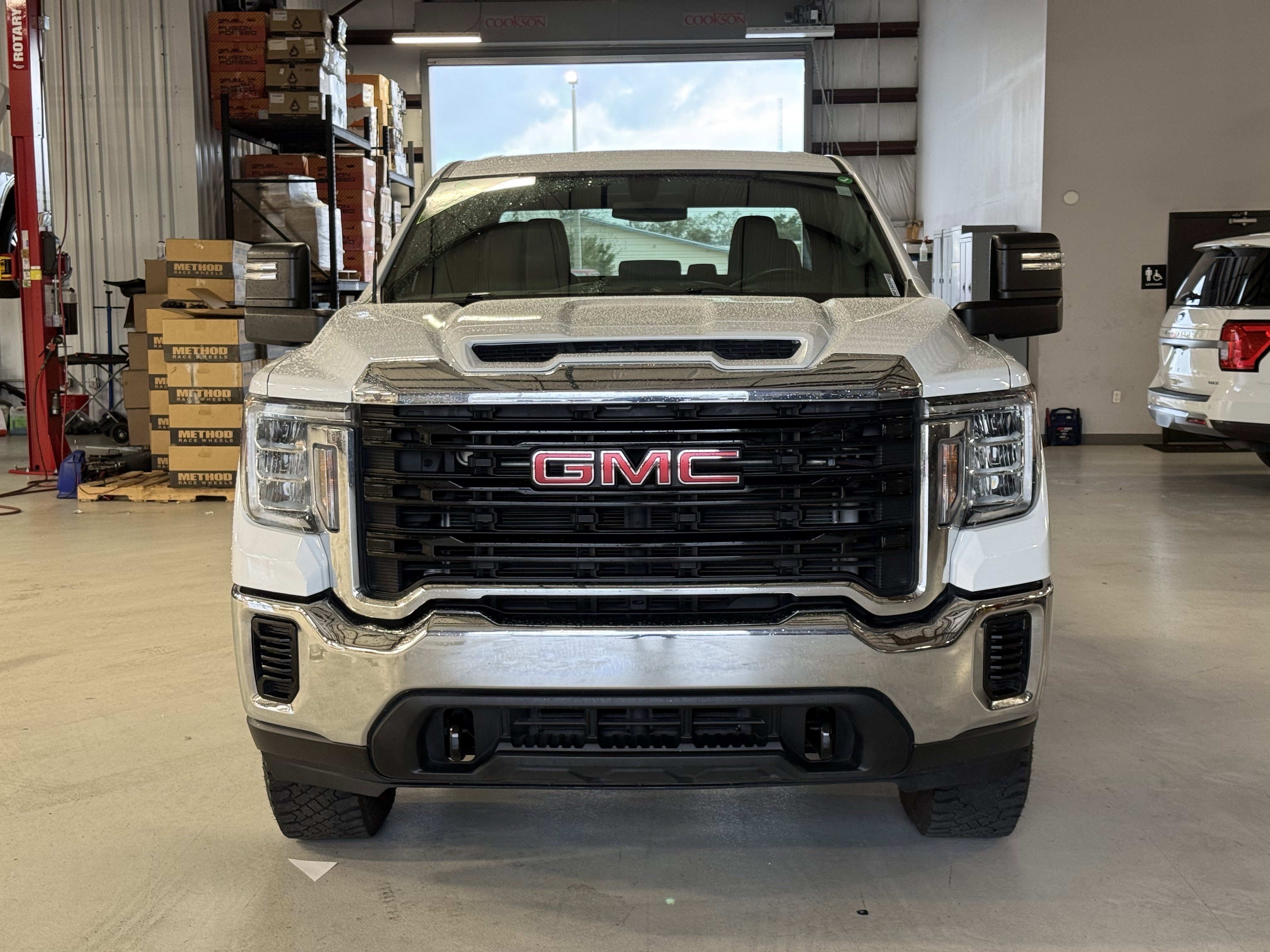 Used 2021 GMC Sierra 2500 4x4 Crew Cab w/ Convenience Package image 8