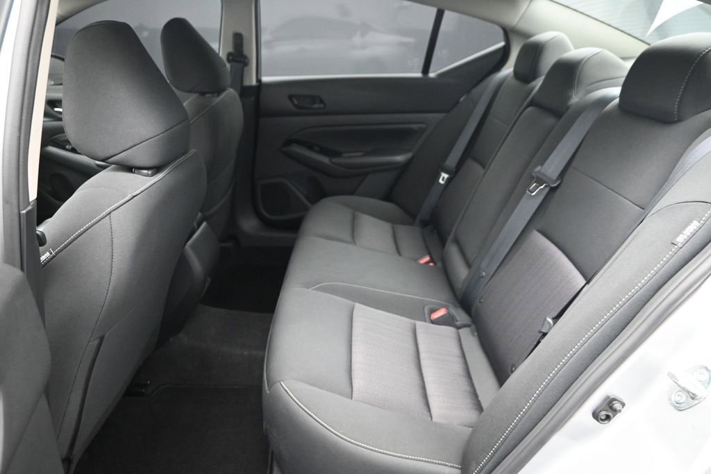 Used 2023 Nissan Altima 2.5 SV w/ SV Premium Package FWD image 12