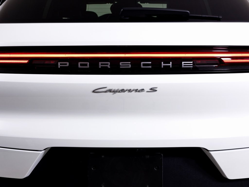 Certified 2024 Porsche Cayenne S AWD/4WD image 14
