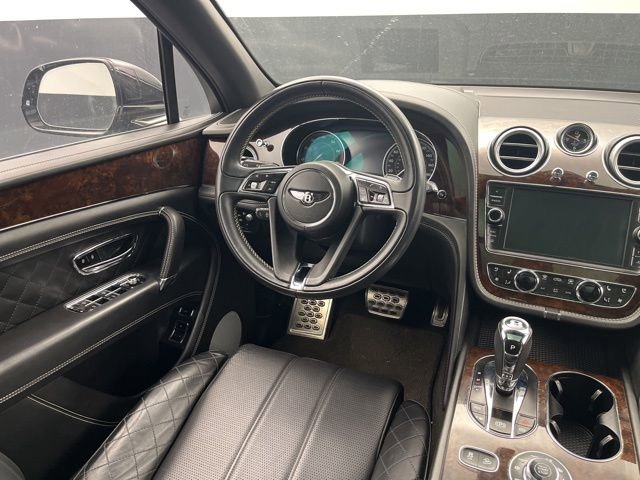 Used 2018 Bentley Bentayga image 21