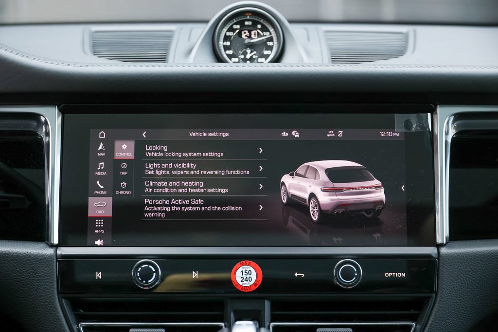Certified 2026 Porsche Macan AWD/4WD image 44