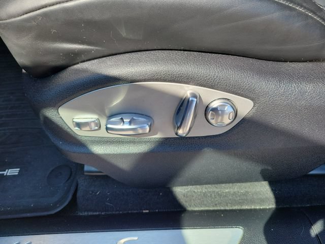 Used 2023 Porsche Macan S AWD/4WD image 23