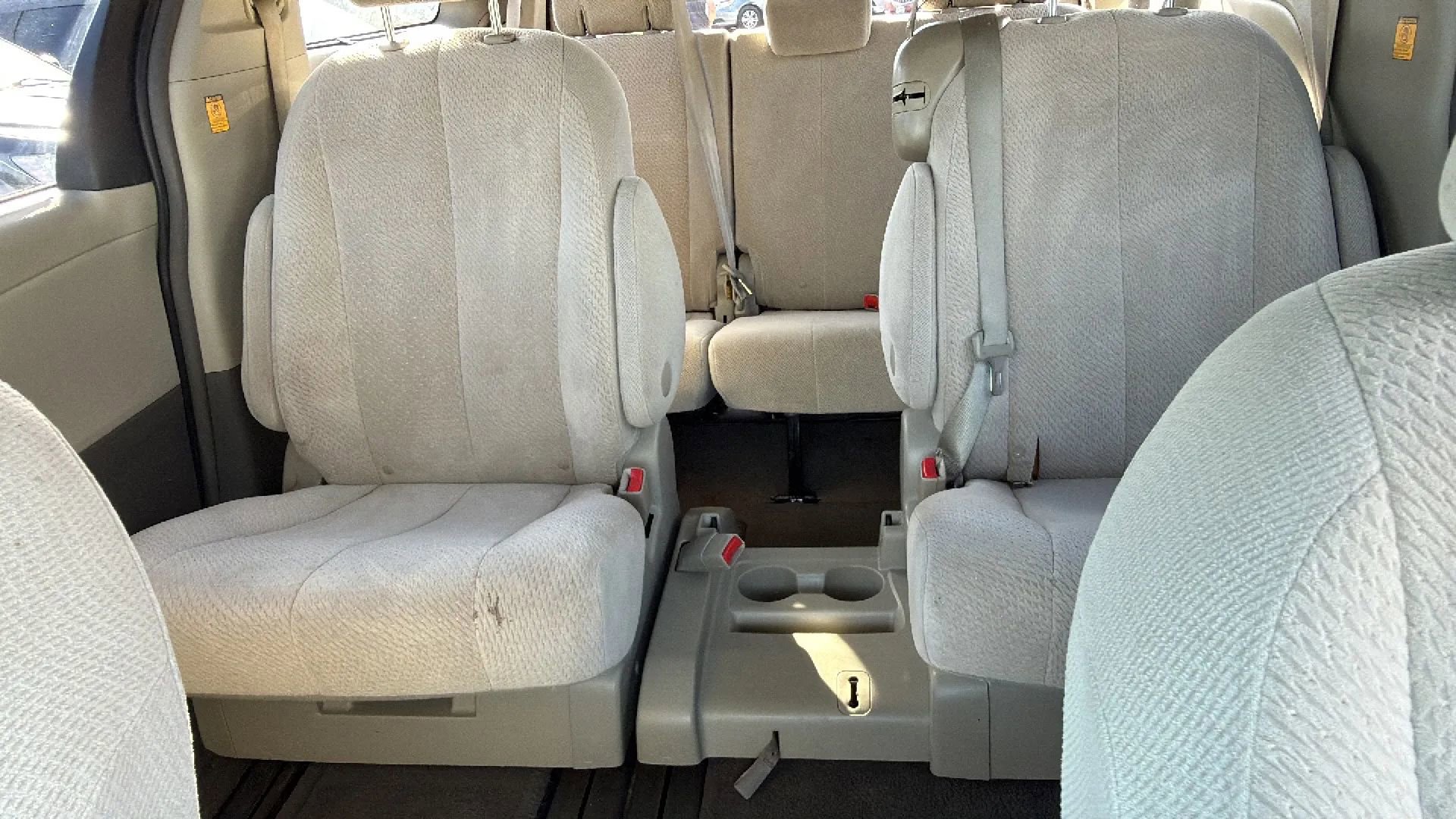 Used 2012 Toyota Sienna LE image 23