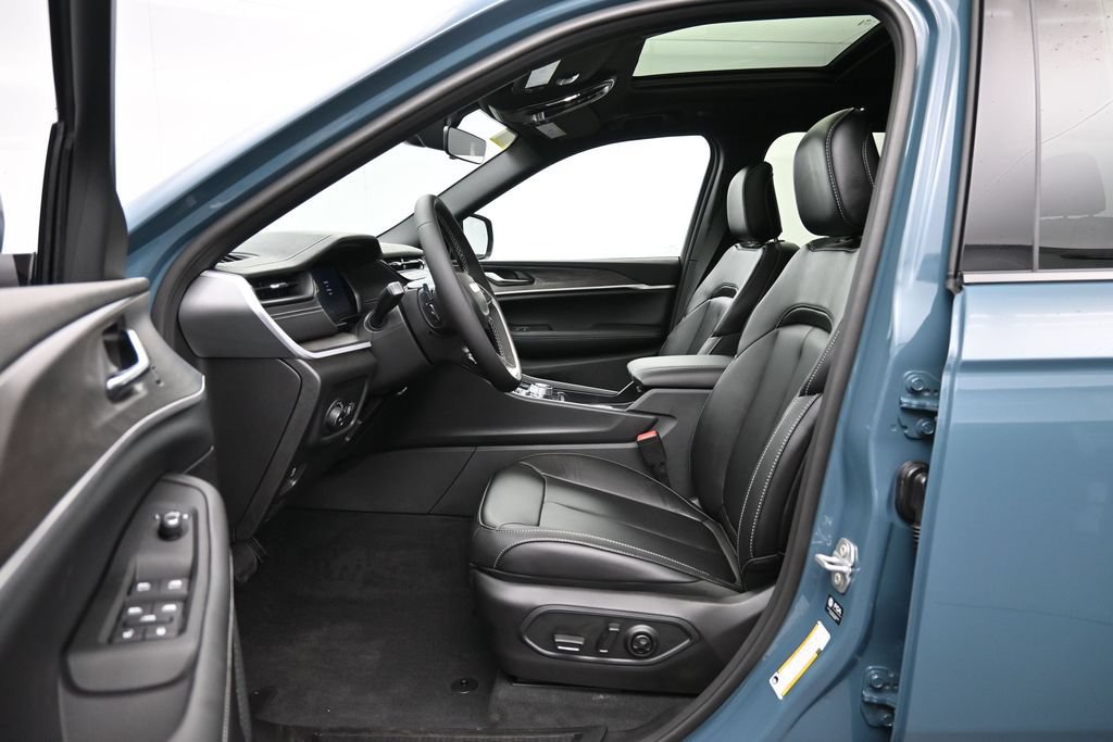 New 2027 Jeep Grand Cherokee Limited AWD/4WD image 25