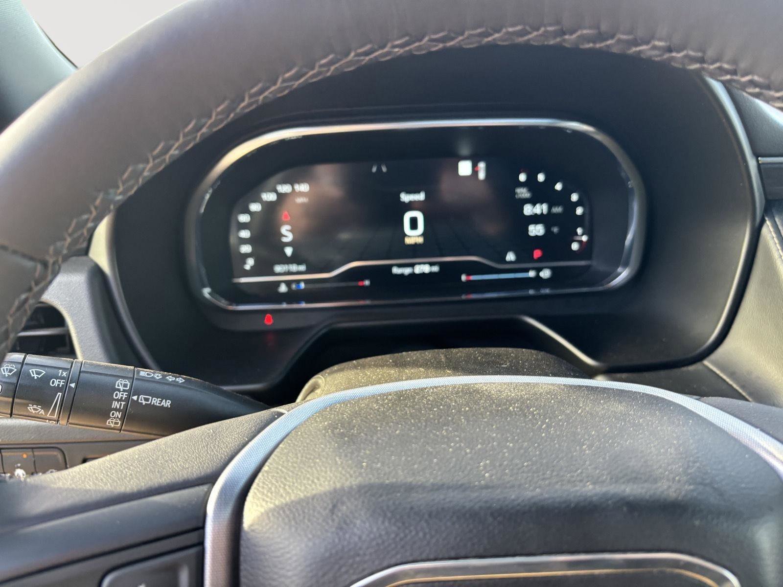 Used 2022 GMC Yukon XL SLT w/ SLT Premium Package image 24