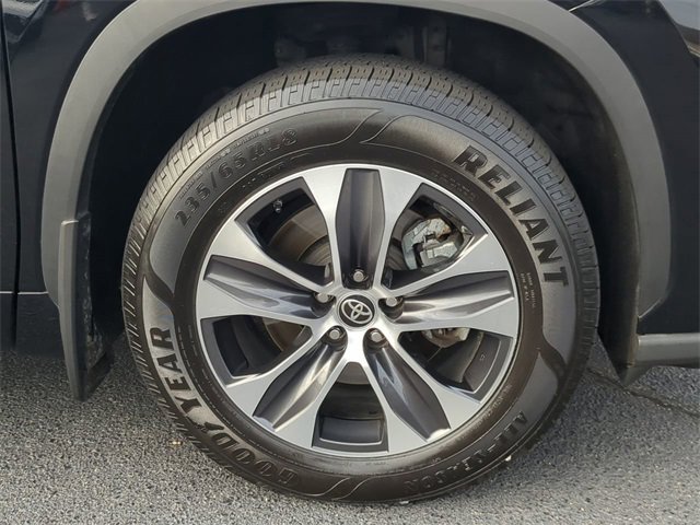 Used 2022 Toyota Highlander XLE image 10