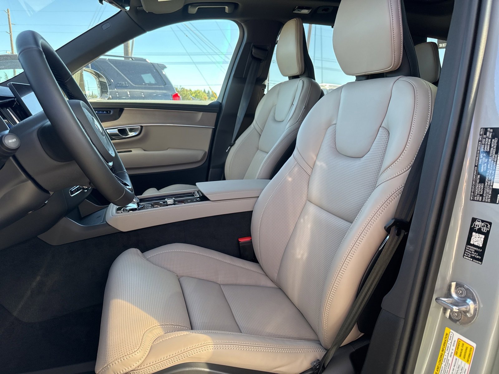 New 2026 Volvo XC90 B6 Ultra w/ Protection Package Premier image 9
