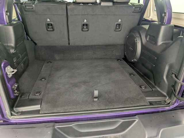 Used 2023 Jeep Wrangler Unlimited Sahara w/ Cold Weather Group image 28