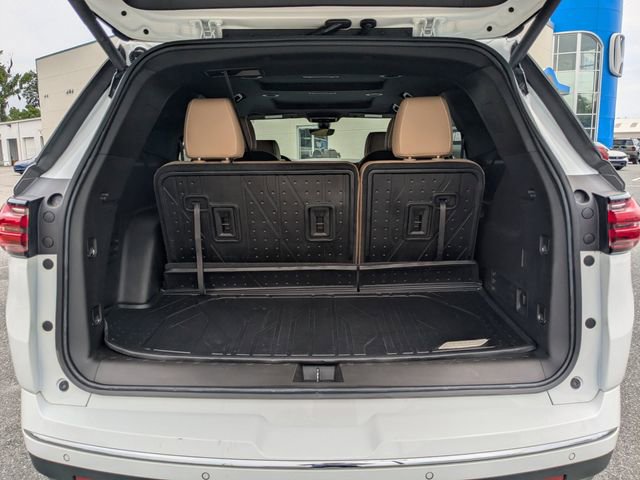 Used 2022 Chevrolet Traverse Premier w/ LPO, Floor Liner Package FWD image 12
