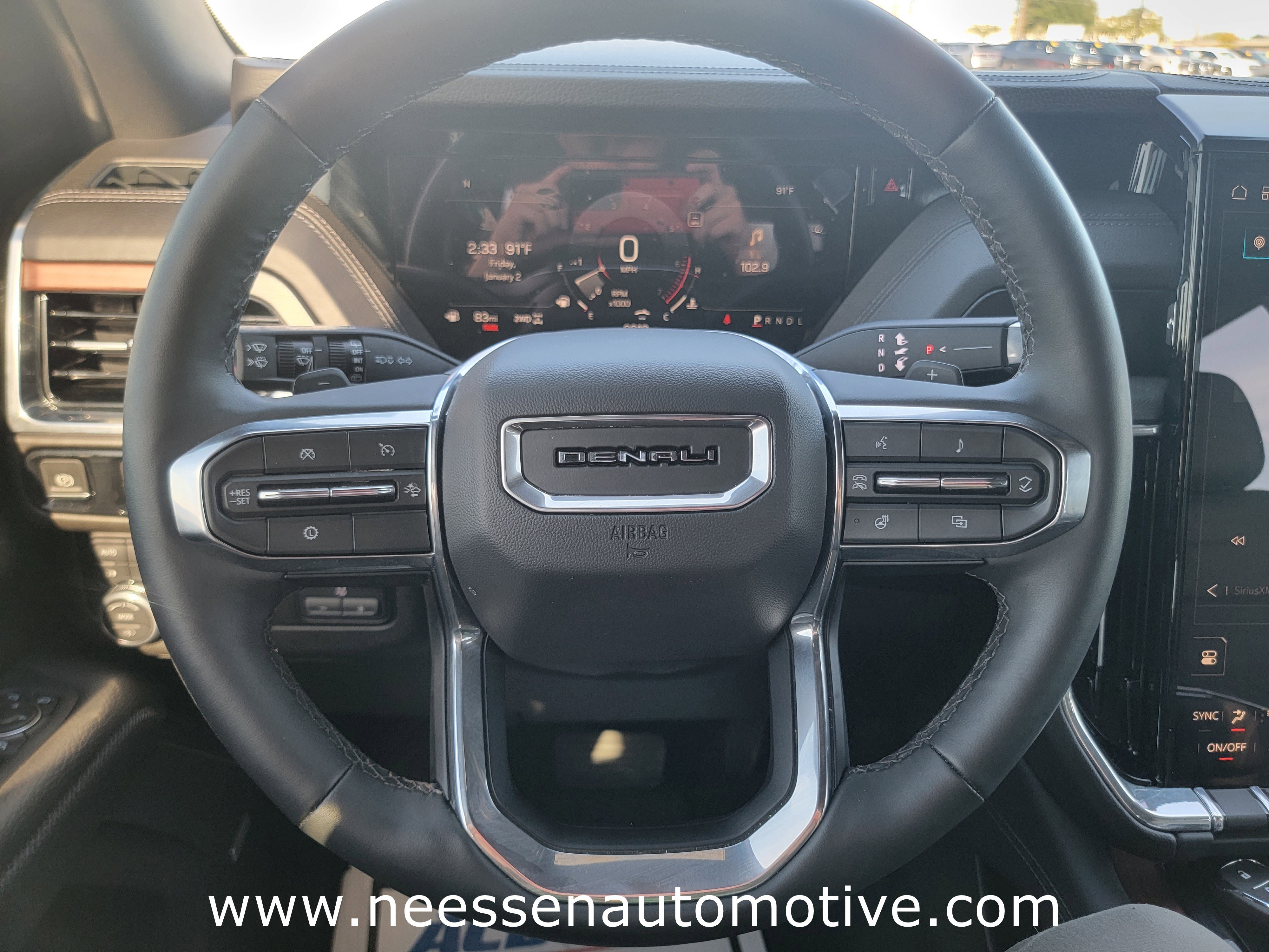 Used 2025 GMC Yukon Denali w/ Sun & Power Step Package image 19