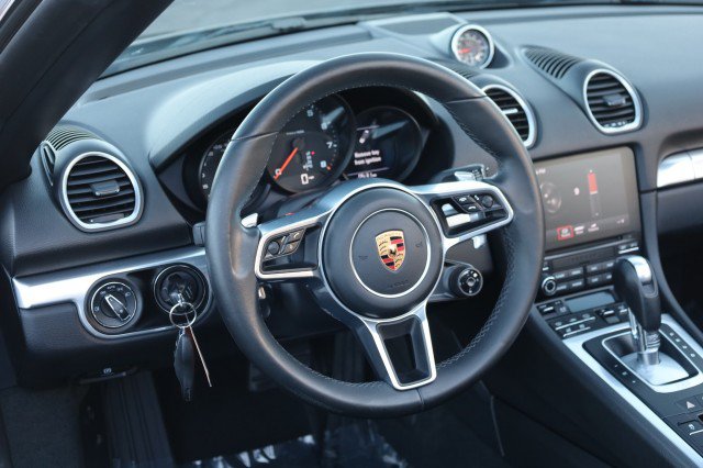 Used 2017 Porsche 718 Boxster RWD image 24