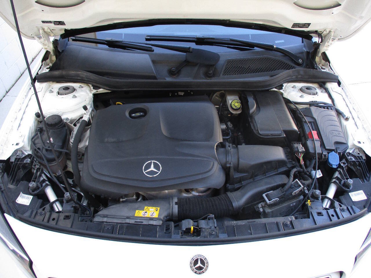 Used 2018 Mercedes-Benz GLA 250 4MATIC image 38