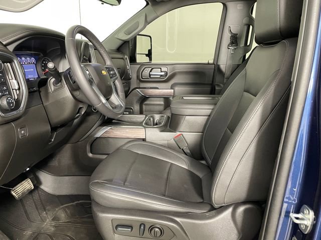 Used 2022 Chevrolet Silverado 2500 LTZ w/ LTZ Premium Package image 2