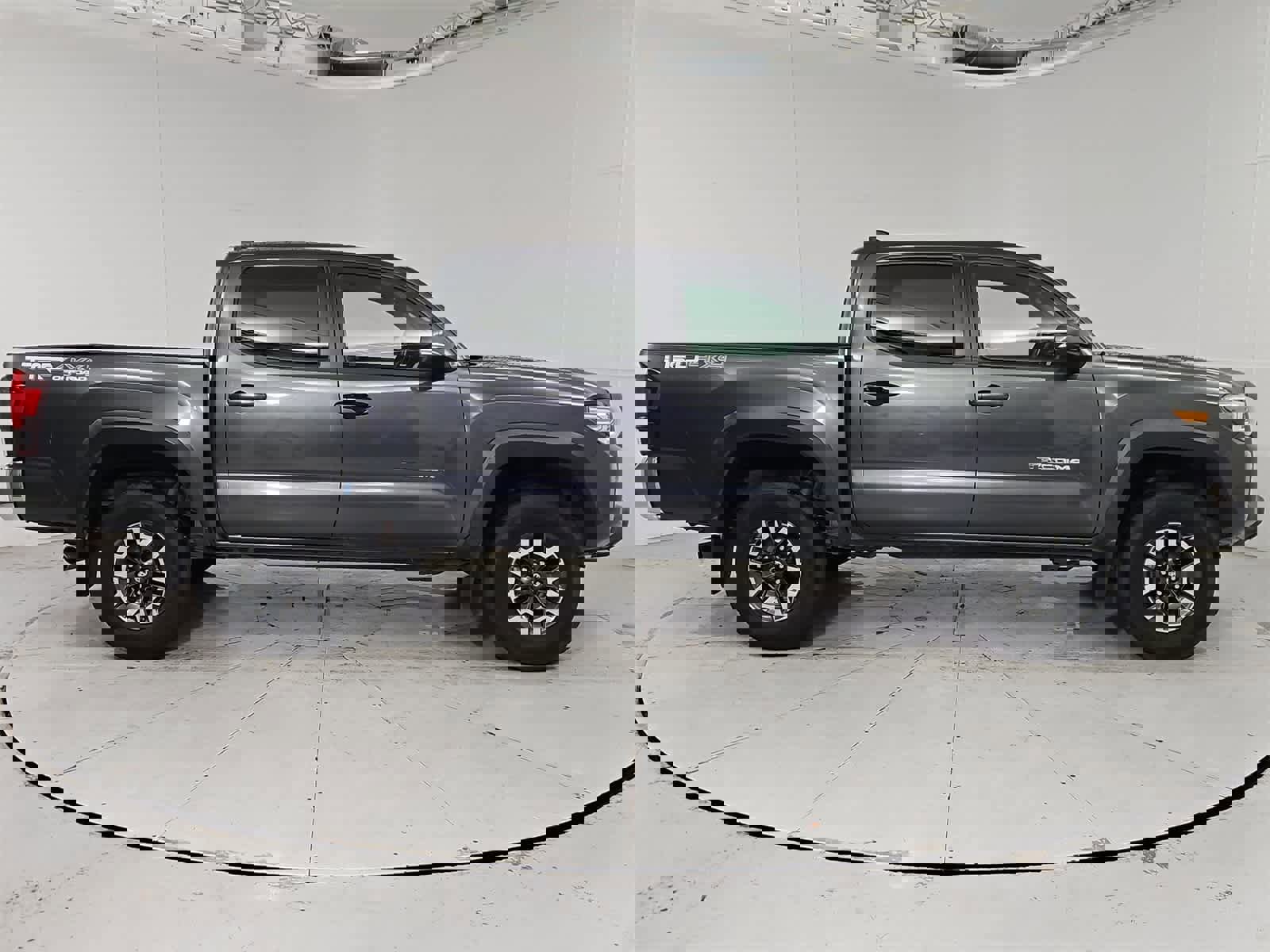 Used 2018 Toyota Tacoma TRD Off-Road image 7