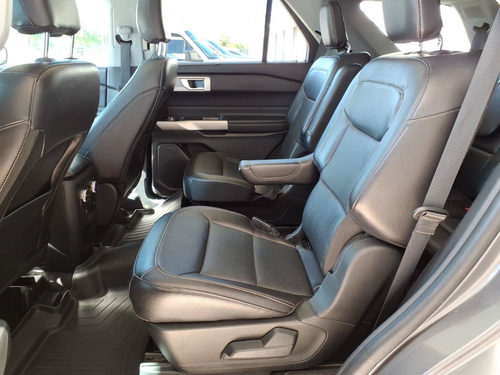 Used 2021 Ford Explorer Limited w/ Equipment Group 301A RWD image 18