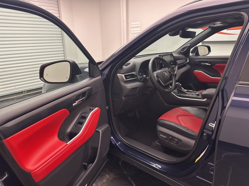 Used 2022 Toyota Highlander XSE image 5