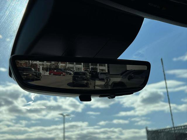 Used 2024 GMC Sierra 3500 Denali Ultimate image 32