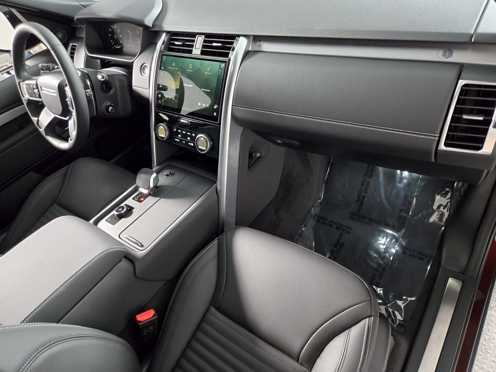 New 2026 Land Rover Discovery Limited Edition AWD/4WD image 19